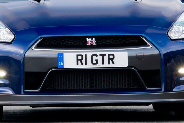 W Nissanie GT-R postarano się o zabezpieczenie intercoolera siatką
