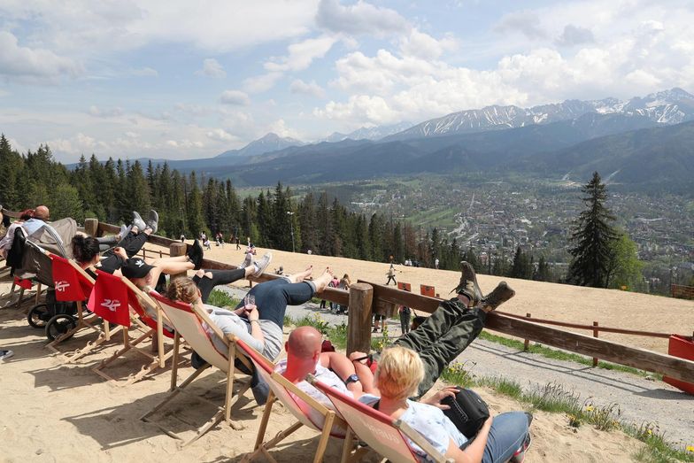 Polacy mają dużo wolnego? Cypryjczykom możemy tylko pozazdrościć