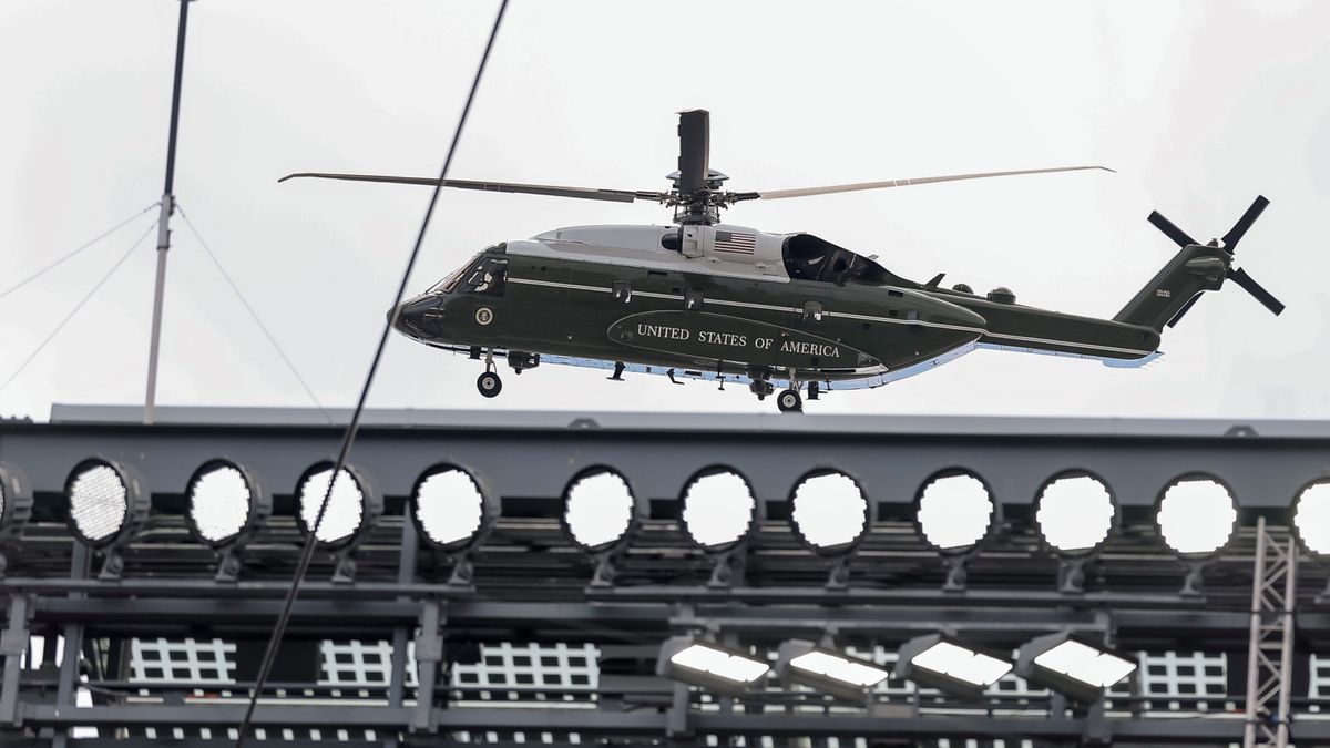 PAP/EPA / JUSTIN LANE / Donald Trump udał się na finał KMŚ helikopterem