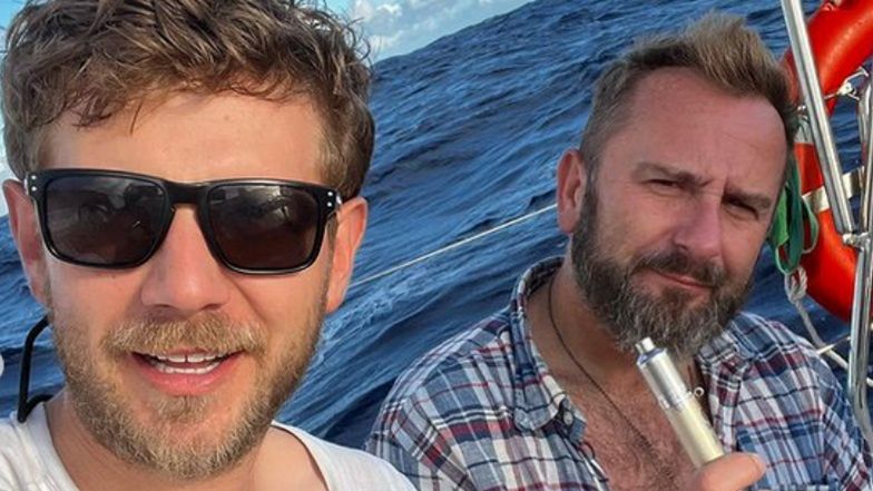 Antek Królikowski bawi się na urodzinach Liroya