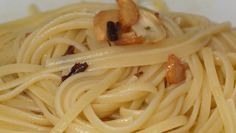 Makaron ugotowany bez dodatku soli (niewzbogacony)