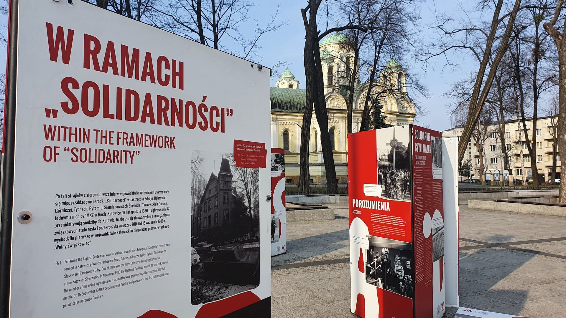 Częstochowa. Na placu Baczyńskiego ruszyła plenerowa wystawa o NSZZ "Solidarność". 
