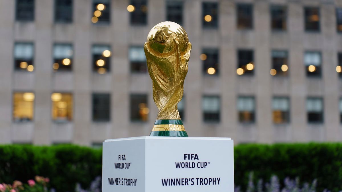 Zdjęcie okładkowe artykułu: Getty Images /  / Na zdjęciu: trofeum za wygranie mistrzostwa świata