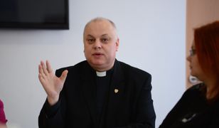 Andrzeja Dymera zastąpił człowiek skazany w przeszłości za oszustwo