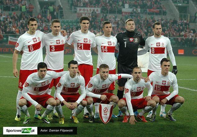 Rafał Kosznik (pierwszy z prawej w dolnym rzędzie) i Paweł Olkowski (trzeci od prawej w górnym rzędzie) - świeżo upieczeni reprezentanci Polski