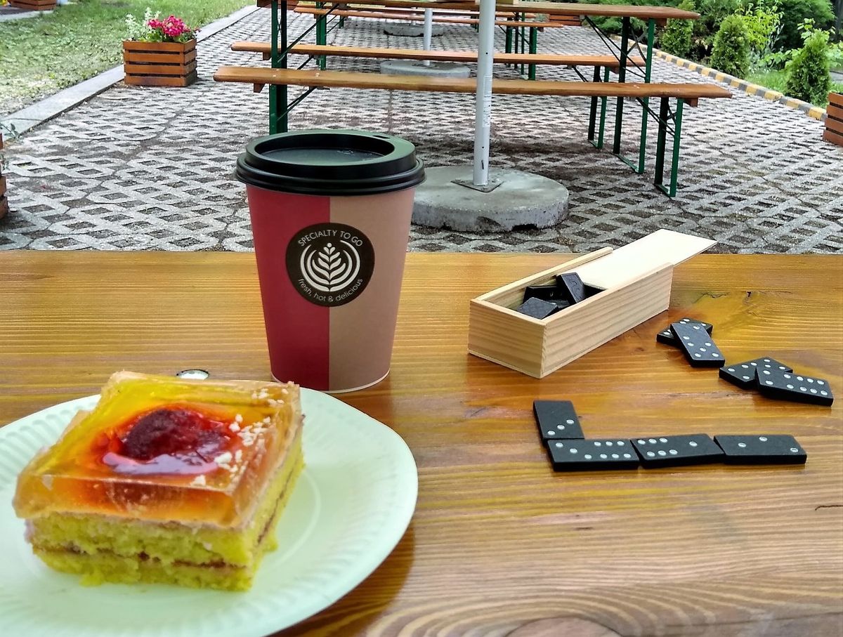 Śląskie. W bielskiej dzielnicy Wapienica powstała kawiarnia, gdzie można wypić kawę i zjeść domowe ciasto, jednocześnie pomagając.