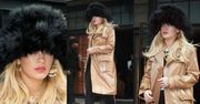 Rita Ora chowa się pod wielką czapką