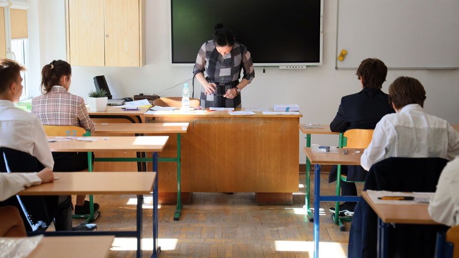 Ponad połowa Polaków (53,7 proc.) popiera wprowadzenie do szkół zajęć z edukacji zdrowotnej