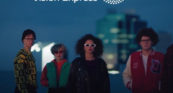 „Zważ na twarz” w reklamie Vision Express