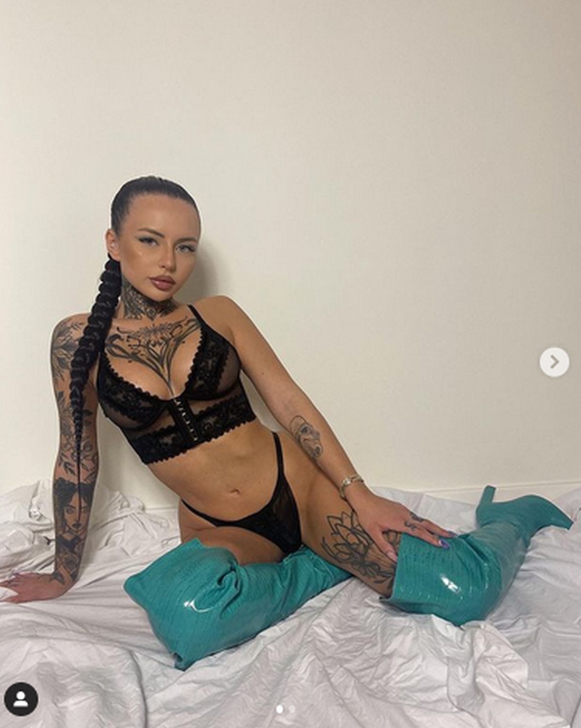 Klaudia z "Hotel Paradise"