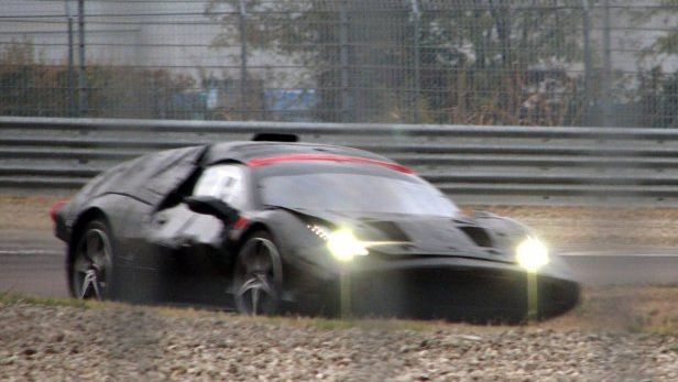 Następca Ferrari Enzo - muł testowy