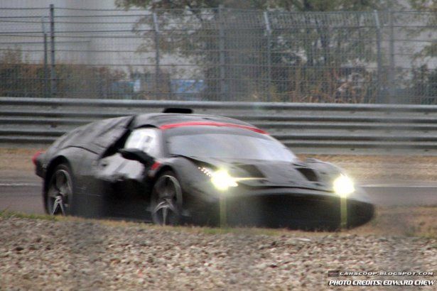 Następca Ferrari Enzo - muł testowy