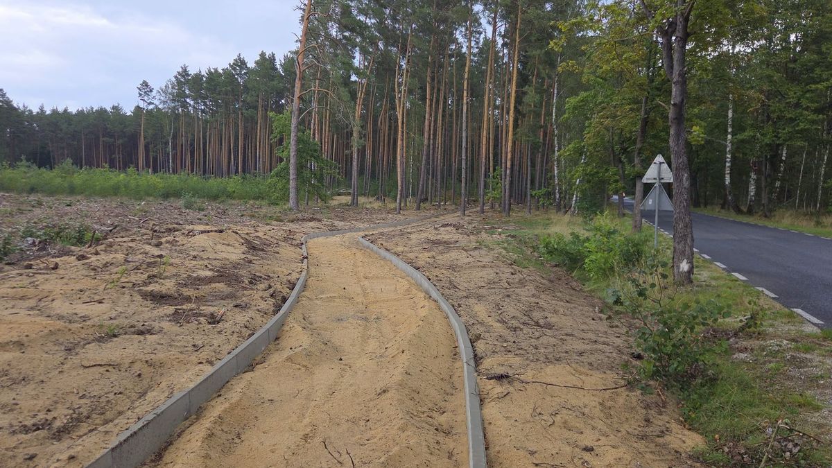 Budowa ścieżki rowerowej Piła - Kotuń. 