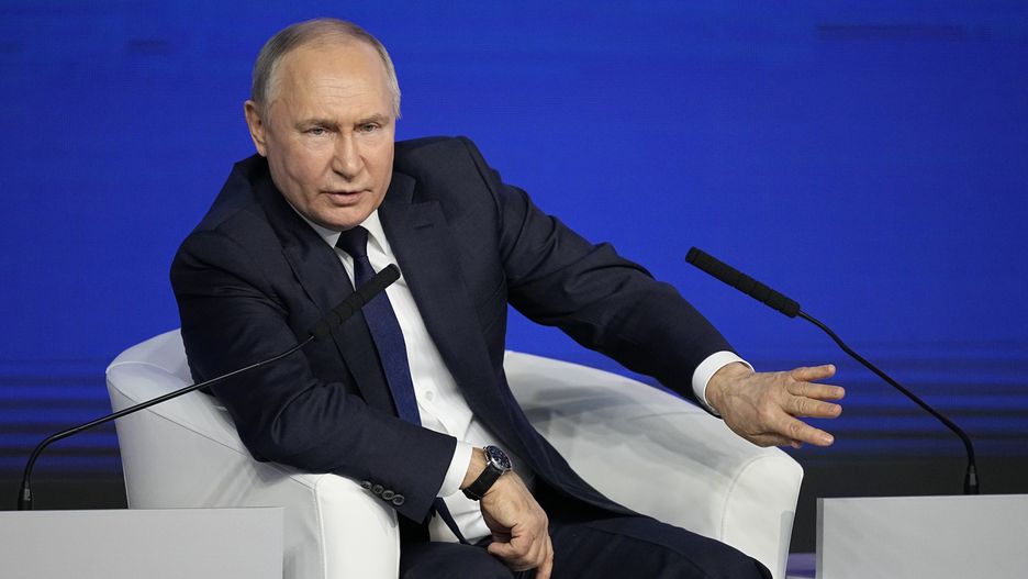 Russian President Vladimir Putin speaks at a meeting with his election campaign activists in Moscow, Russia, 31 January 2024. The Russian presidential elections will be held from 15 to 17 March 2024. EPA/ALEXANDER ZEMLIANICHENKO / POOL Dostawca: PAP/EPA.