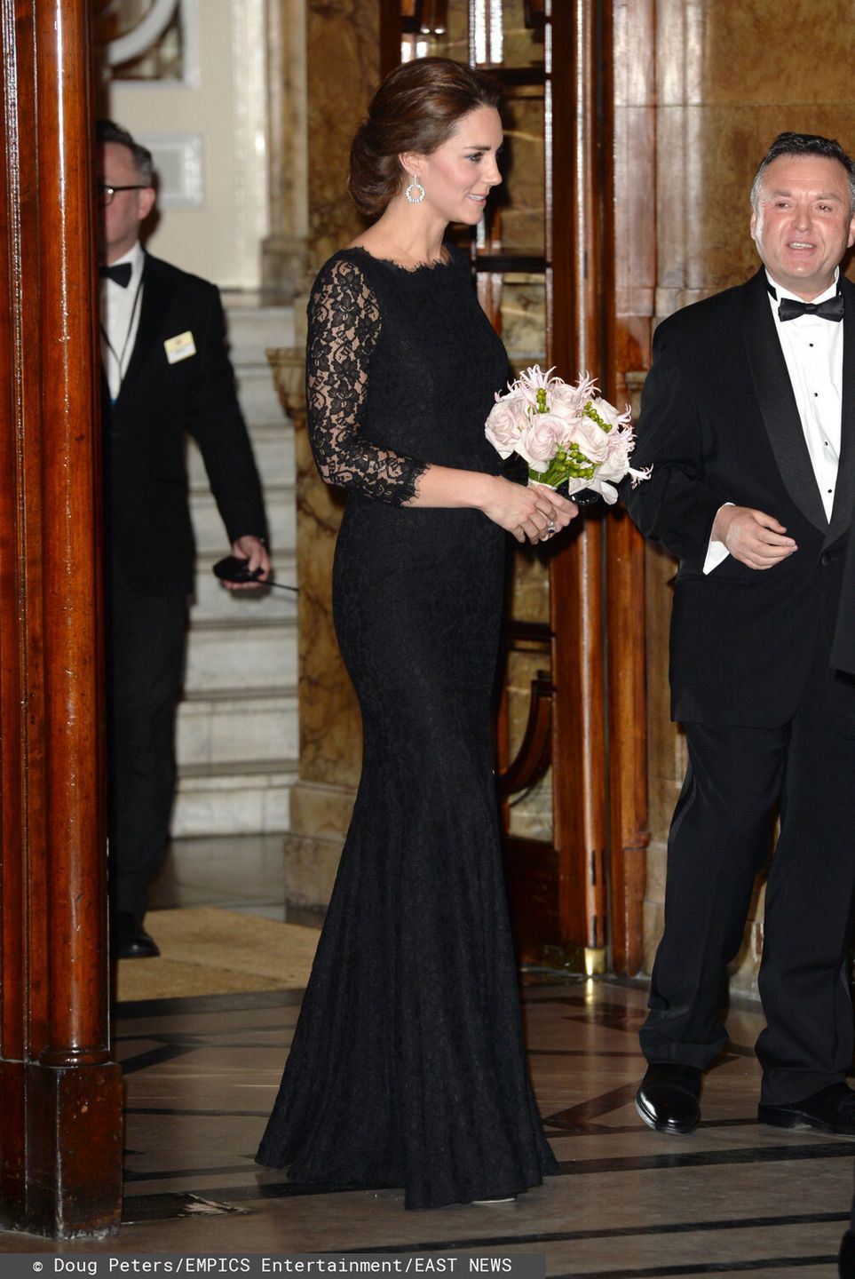 Księżna Kate w czarnej sukience