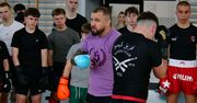 Biłgoraj: "Polski Zombi" na hali ZSBiO. Lekcja kickboxingu od legendy sportów walki
