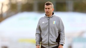 Skandal w II lidze. Trener Olimpii Elbląg musiał uciekać przed chuliganami. Wyjechał... karetką!