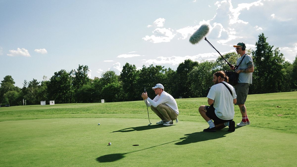 Materiały prasowe / James Poole / Na zdjęciu: Wojciech Szczęsny nagrywany na polu golfowym