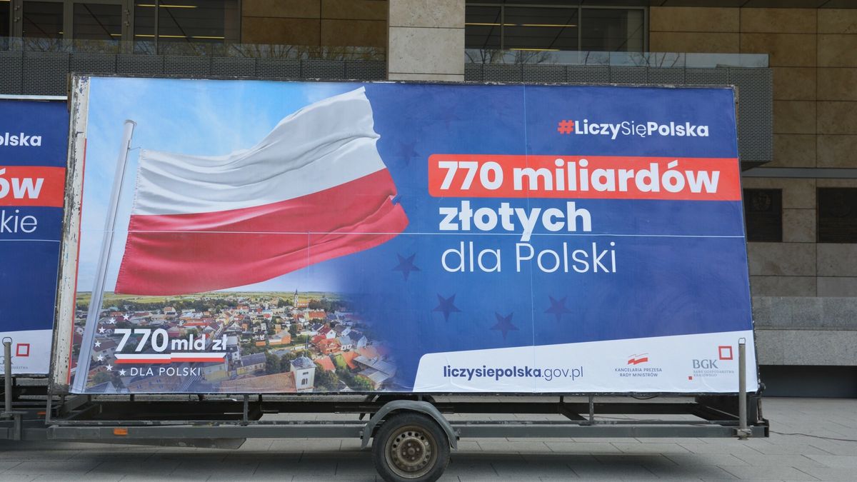 Rząd już w maju chwalił się pieniędzmi, których jeszcze nie dostał. I nie wiadomo, kiedy one do Polski w ogóle dotrą  