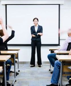 Ile zarabiają po studiach? A ile po liceum?