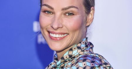 Weronika Książkiewicz pokazała zdjęcia z mamą i siostrą. Urodę mają w genach