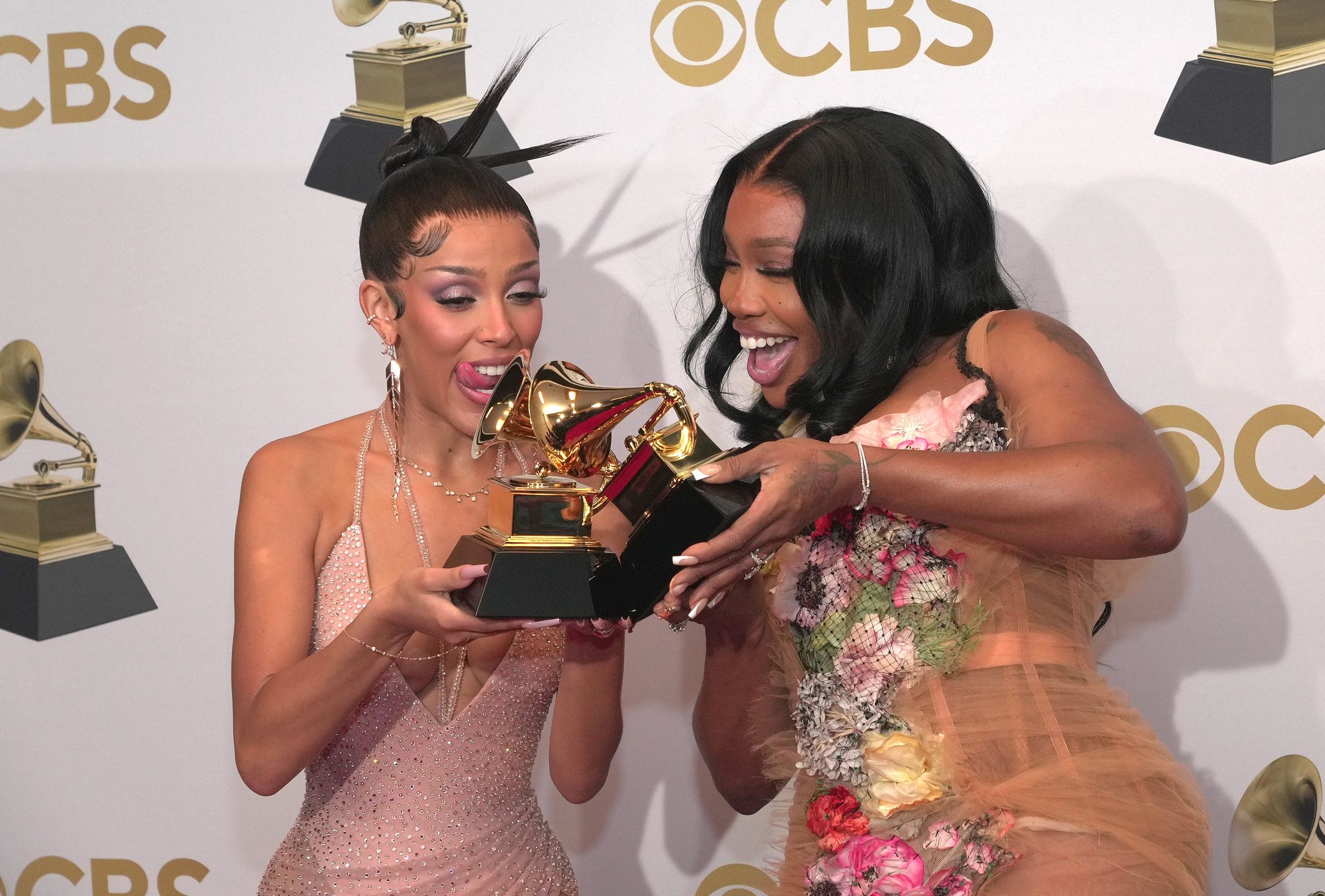 Grammy 2022 rozdane! Kto wygrał? (nz. Doja Cat i SZA) 