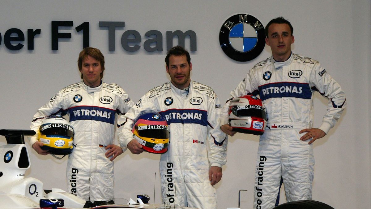 skład BMW Sauber, Jacques Villeneuve (w środku) i Robert Kubica (po prawej)
