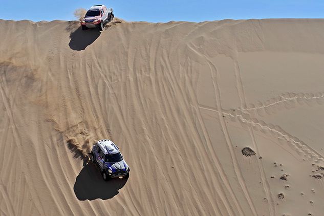 - Mieliśmy na spadaniu ponad 200 km/h - opisał Hołowczyc / fot. holek.pl