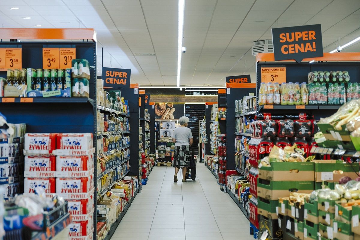 Biedronka i Lidl szukają pracowników. Tyle zarobisz na magazynie