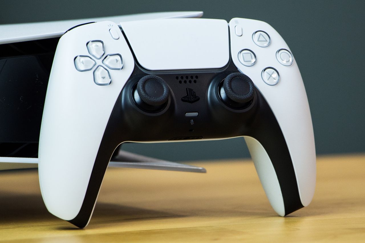 DualSense - świetny gamepad do PS5