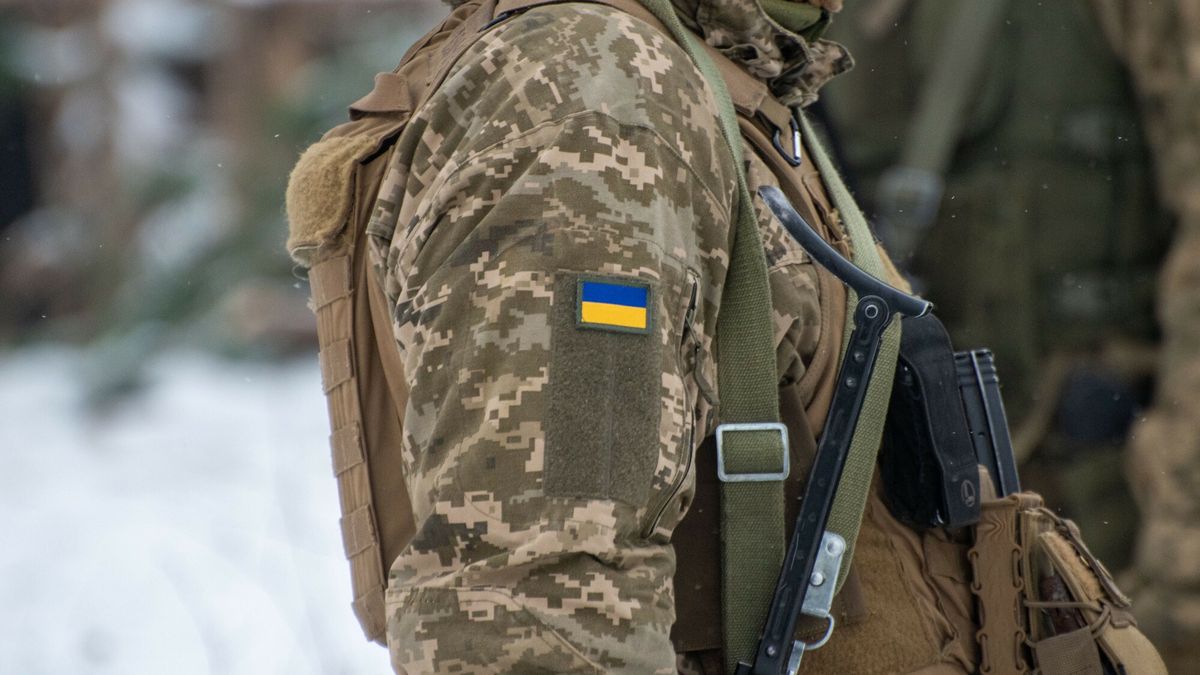 Szkolenie ?o?nierzy z Ukrainy na poligonie w W?drzynie
Fot. NewsLubuski/East News, Wedrzyn, 07.12.2023. Szkolenie zolnierzy z Ukrainy prowadzone w centrum treningowym Combined Arms Training Command (CAT-C) na poligonie wojskowym w Wedrzynie. Instruktorzy szkola ich w ramach unijnej misji wojskowego wsparcia Ukrainy.
NewsLubuski