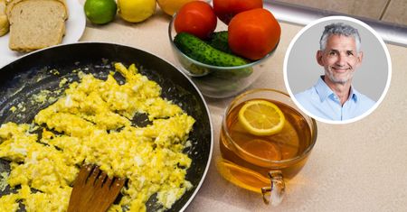 Najlepsza godzina na śniadanie. Profesor twierdzi, że można schudnąć nawet 5 kilogramów