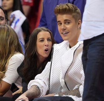 Matka Biebera do fanów: "Nie piszcie, że was PODNIECA!"