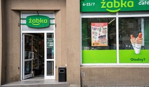 Sieci handlowe inwestują w automaty do odbioru paczek