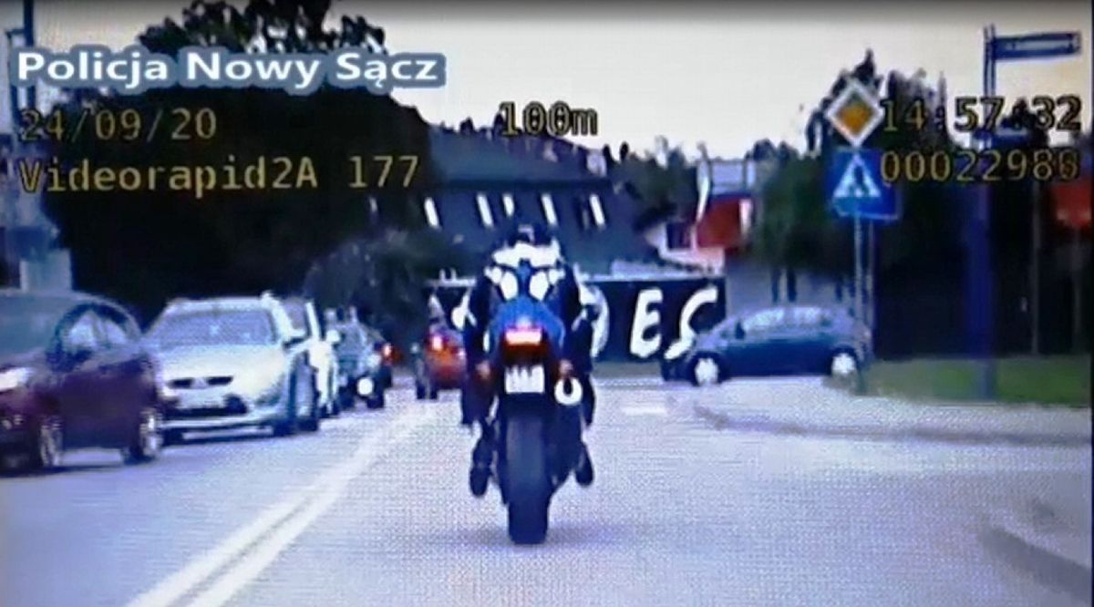 Nowy Sącz. Szaleńcza ucieczka motocyklisty przed policją (KMP Nowy Sącz)