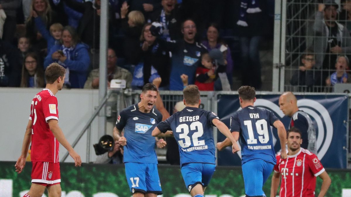 Radość piłkarzy Hoffenheim po strzelonym golu w meczu z Bayernem Monachium