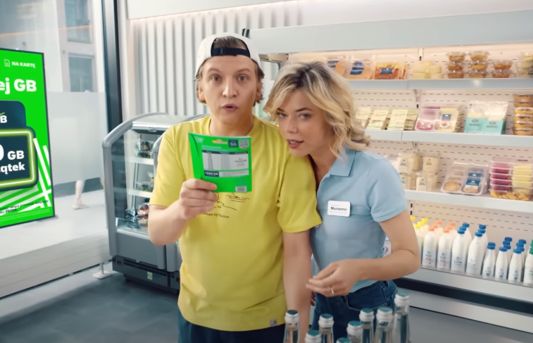 Marianna Zydek i Maciej Musiałowski w upalnym spocie Plusa na Kartę