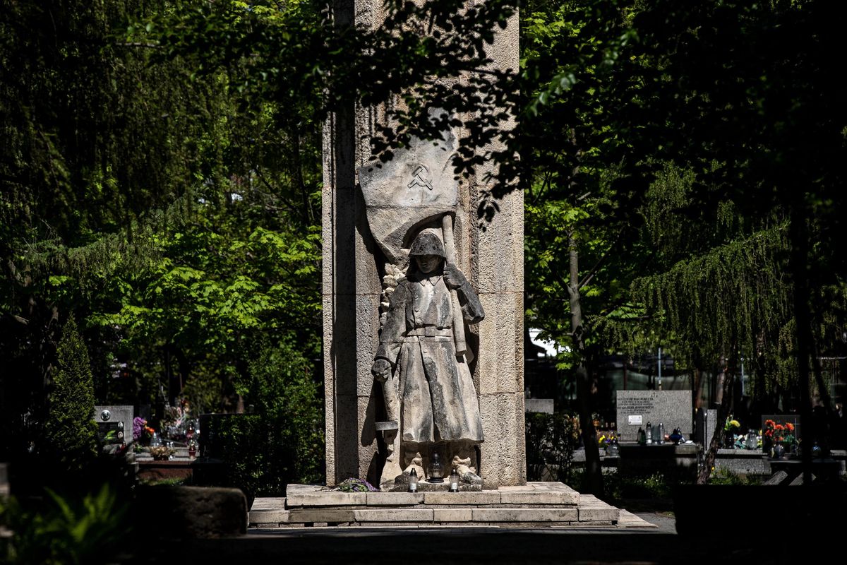 Warszawa. Uruchomione zostaną linie cmentarne
