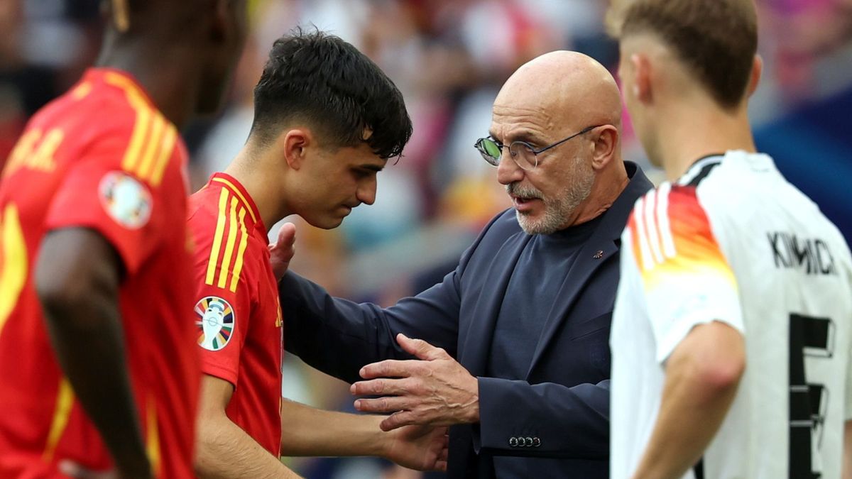 PAP/EPA / EPA/FRIEDEMANN VOGEL / Na zdjęciu: kontuzja Pedriego na Euro 2024