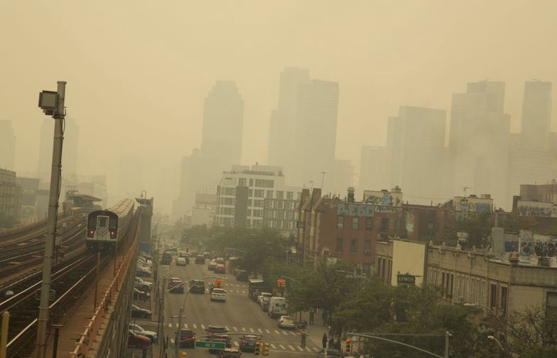 Kanadyjskie lasy płoną, a nowojorczycy wdychają pyły i dymy pożarów