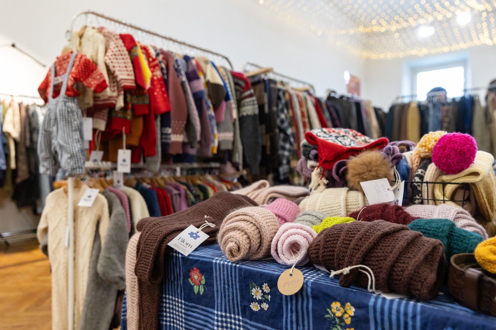 Targi Jedwab w Krakowie. Można tam znaleźć unikatowe ubrania.