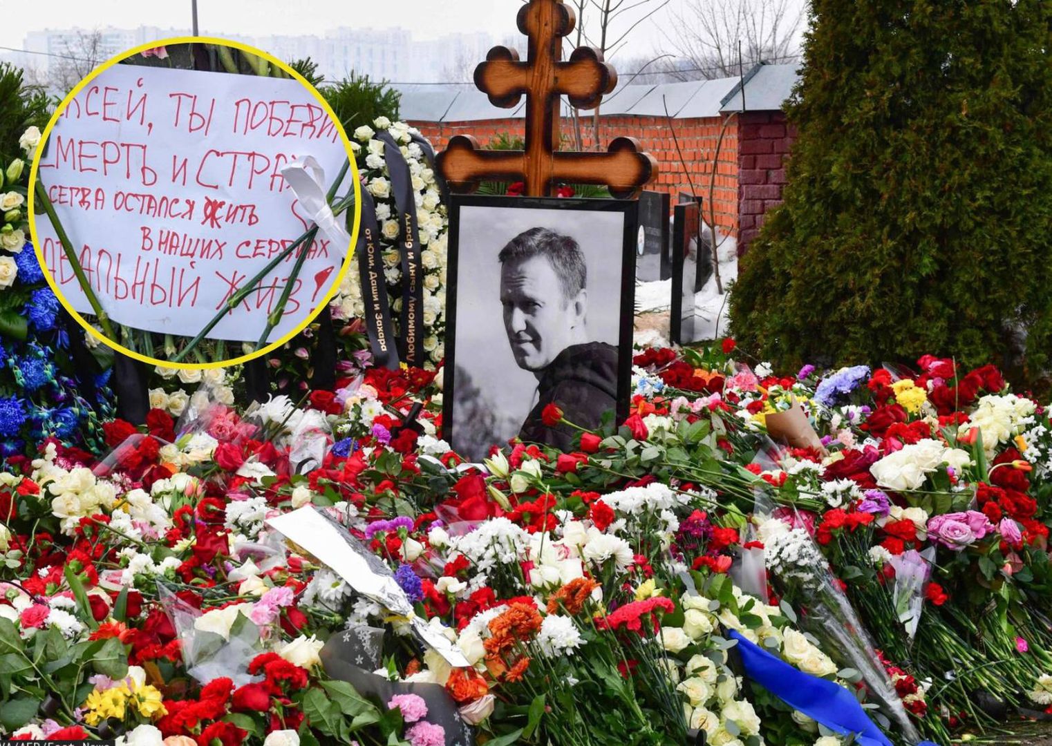Pojawiły się na grobie Nawalnego. Co zrobią ludzie Putina?