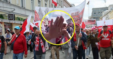 Zaczepił reportera TVN24 na żywo. Oto co stało się później