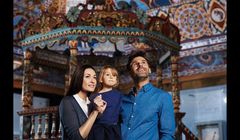 Rodziny, młodzież, seniorzy i para homoseksualna w reklamie Muzeum Historii Żydów Polskich