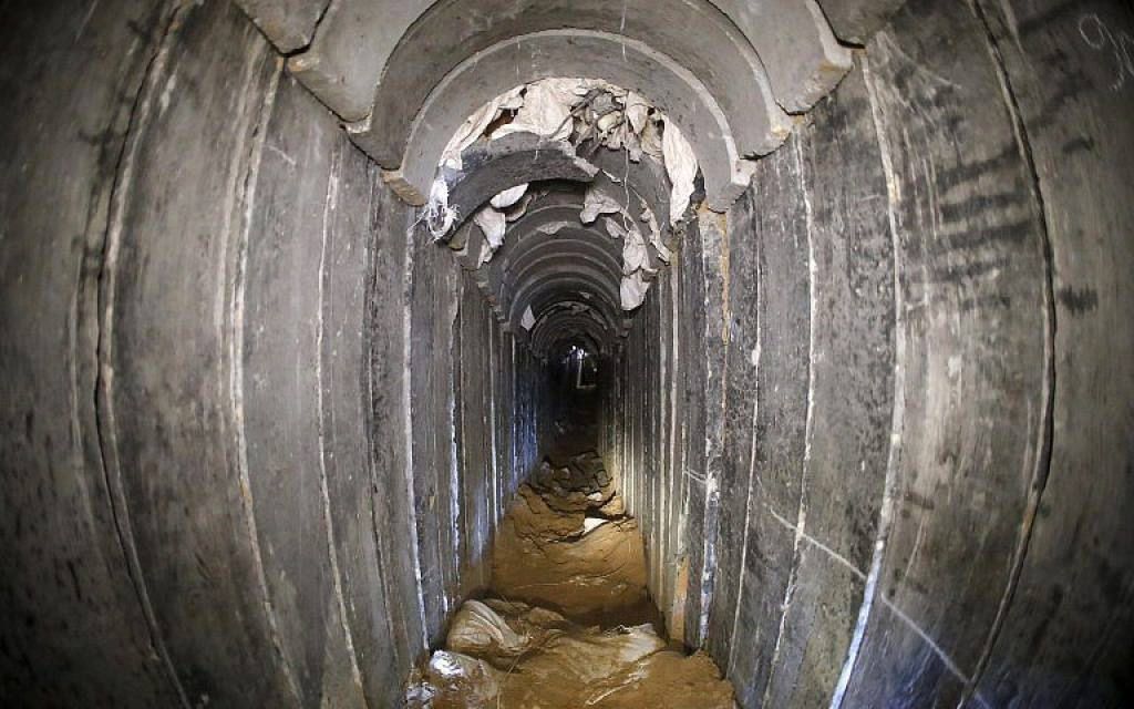 Podziemne miasto Hamasu. Izraelczycy nazywają je "tunelami terroru"