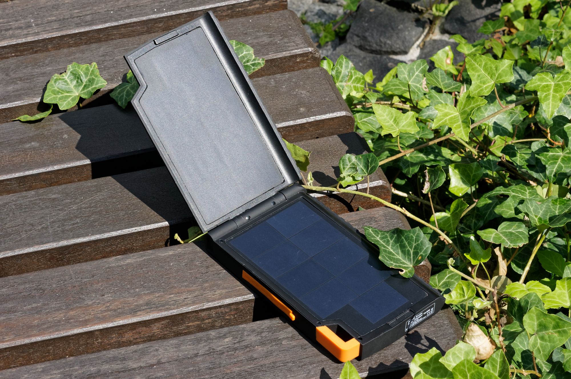Xtorm Evoke Solar Charger: darmowa energia na każdą pogodę 7
