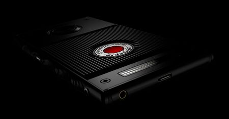 RED HYDROGEN ONE: smartfon z „holograficzym wyświetlaczem”?