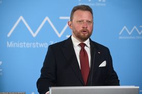 Koronawirus w Polsce. Minister zdrowia Łukasz Szumowski chce za darmo zaszczepić medyków. Wyjaśnia też działanie czerwonych stref