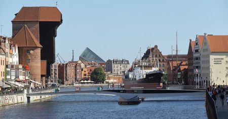 Wakacje 2020. W Gdańsku została otwarta kładka na Wyspę Spichrzów