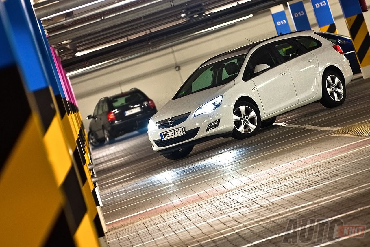 Opel Astra ST (fot. Marcin Pogorzelski)